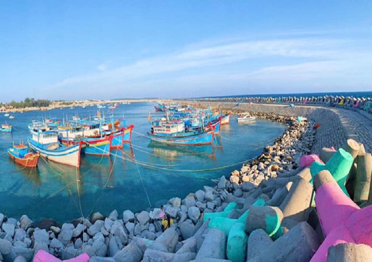 BỜ KÈ BẢY SẮC - CẢNH ĐẸP ĐẢO PHÚ QUÝ